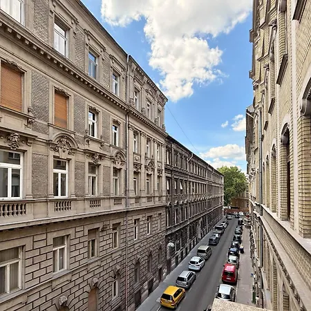 شقة Vibrant Downtown Ac