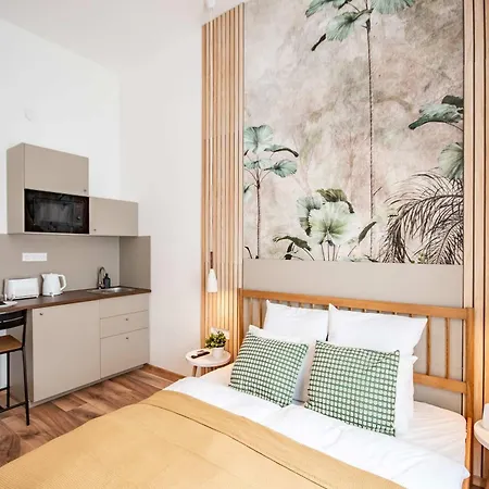 Vibrant Downtown Ac *